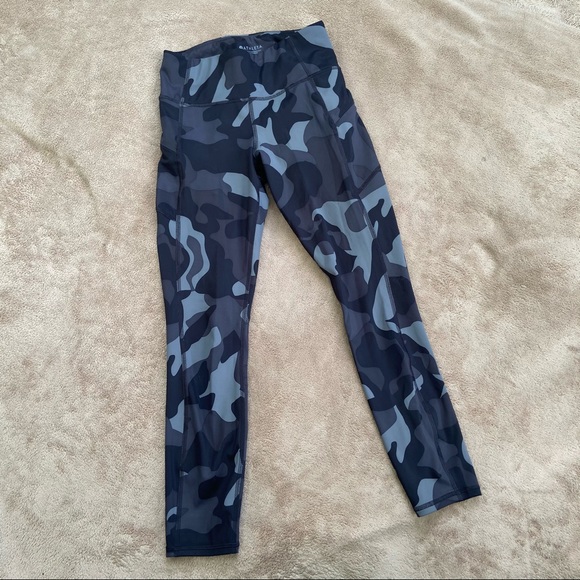 Athleta Camo Workout Leggings Black Gray XS - Picture 7 of 10
